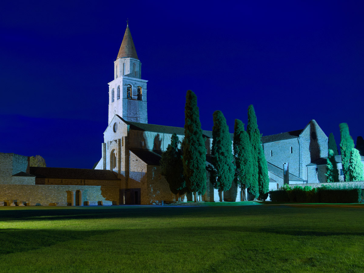Basilica di Grado di notte
